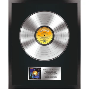 Def Leppard - Pyromania / LP Platinum 12" / Souvenir in black fram / Memorabilia - Picture 1 of 7