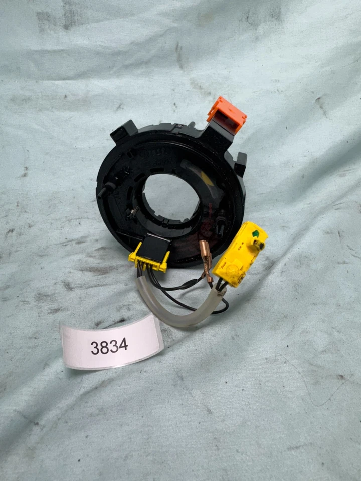 99-05 Audi A4 A6 A8 VW PASSAT JETTA GOLF BEETLE Volante Reloj Muelle Foto 1 de 4