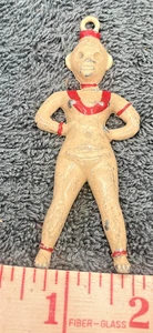 Vintage Campus Jr Charm Metall Anhänger Art Deco Antik Metall Frau - Bild 1 von 11