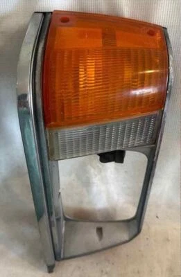 1981 MAZDA GLC ПАССАЖИРСКАЯ ФАРА ДВЕРЬ Б/У OEM - Изображение 1 из 4