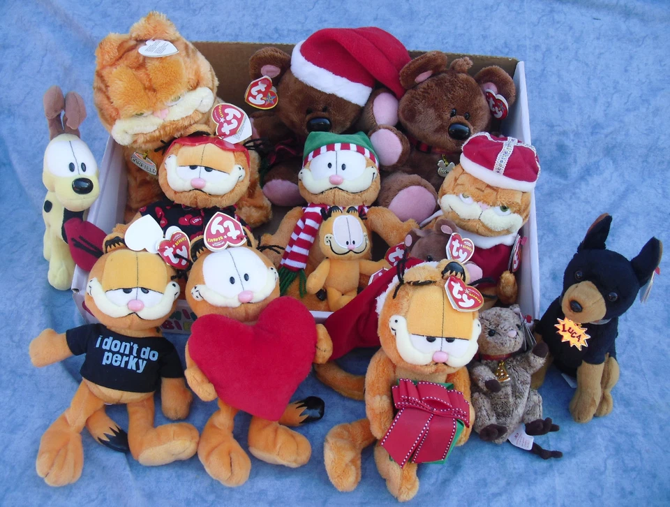 W-F-L TY Beanie Garfield Odie Pooky Luca Auswahl verschiedene Größen Katze - Bild 1 von 1