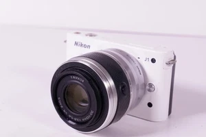 Nikon 1 J1 10.1MP Digitalkamera mit Nikkor 30-110mm - Bild 1 von 4