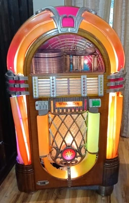 Wurlitzer Vintage 1015 Bubbler Jukebox 1946-47 - 78rpm Records - Operational - Image 1 of 4