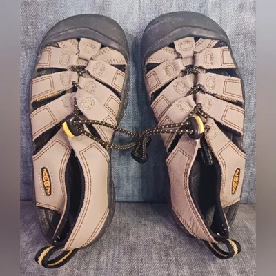 Keen big kids tan waterproof king sandal shoes. Size 1 - Image 1 of 4