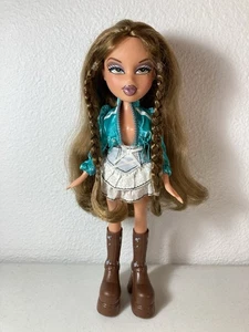 MGA - Bratz - 2023 Yasmin Doll - Brunette, Redressed - Bild 1 von 9