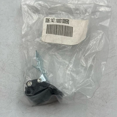 Замок колеса для беговых дорожек/альпинистов Horizon, Vison, Matrix 1000108690 - Изображение 1 из 4