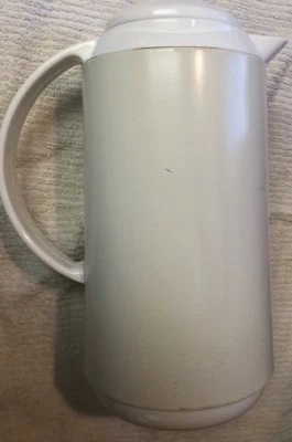 Mayordomo de café Corning Thermique con tapa atornillada Foto 1 de 4