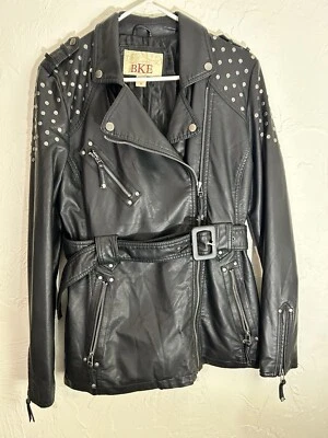 Chaqueta para mujer de cuero negro sintético de BKE. Foto 1 de 4