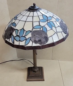 Vintage Tiffany Style Lamp W/ Brass Base - Picture 1 of 11