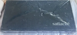SATTACHE CLÁSICO AZUL MARINO NAILON Usar 5 DIFERENTES FORMAS Y BOLSA DE ZAPATOS NUEVO Caja Sellada - Imagen 1 de 4