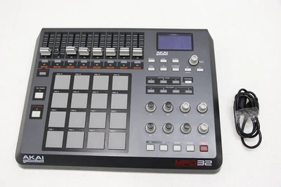 Akai MPD232 Drum Pad Controller mit USB-Kabel - Schwarz *LESEN* - Bild 1 von 4