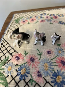 3er Set graue kleine Keramik Elefanten. Alle Koffer hoch. - Bild 1 von 5