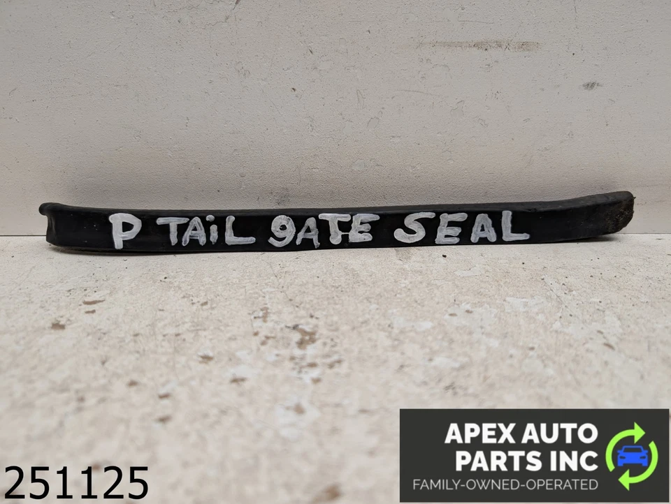 Chevrolet El Camino 1979 fabricante de equipos originales sello de puerta trasera de 3,9 L Foto 1 de 4