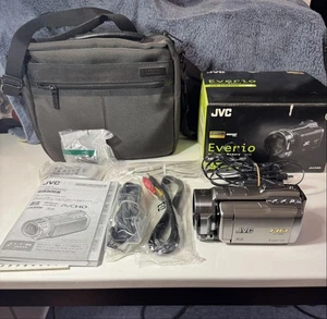 JVC Everio GZ-HM400 Full HD Camcorder with Camera Bag & Cables Set - Picture 1 of 12