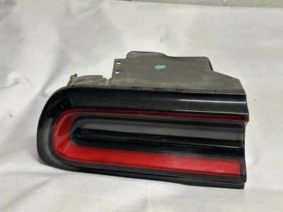 Левый светодиодный задний фонарь со стороны водителя для Dodge Challenger 2015-2023 годов выпуска 68510771AA от оригинального производителя 20 21 - Изображение 1 из 4