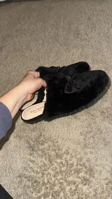 Zapatilla para mujer Kate Spade Jocelyn negra de piel sintética grande con moño de grosgrain  Foto 1 de 4