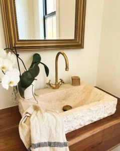 Grifo tocador de baño antiguo de latón sin lacar de un solo agujero. - Imagen 1 de 10