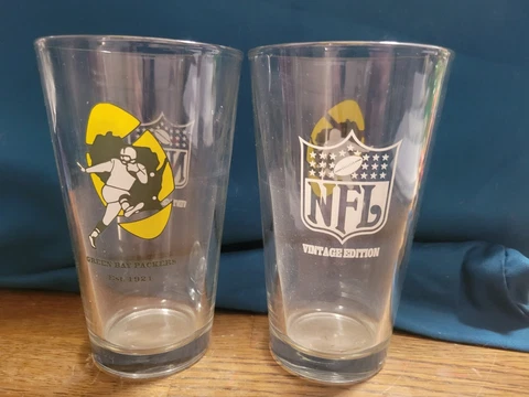 2 Green Bay Packers 16oz Throwback Logo NFL Vintage Edition Pint Glasses Cover