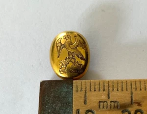 ANTIQUE 9CT GOLD ENGRAVED ARMORIAL EAGLE COLLAR STUD, 1.1 CMS TALL, 1.7g TOTAL - Picture 1 of 8