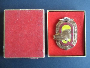 DDR, Ehrenabzeichen VEB Automobilwerk Eisenach Nr. 194, Wartburg 311, Etui, rar - Bild 1 von 7