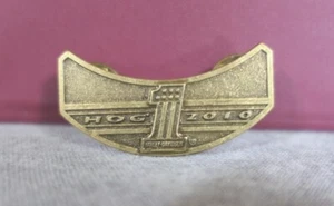 Brass 2010 Harley Davidson Owners Group HOG Number 1 Vest Jacket Rocker Pin 1.5" - Picture 1 of 4