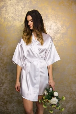 Morgenmantel & Plüschpantoffeln Weiß – Hochzeits-Geschenkset Getting Ready - Bild 1 von 4