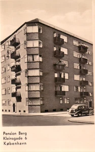 Foto-AK KOPENHAGEN Kleinsgade 6, Pension BERG, Straßenecke, Oldtimer-Auto 30er - Bild 1 von 1