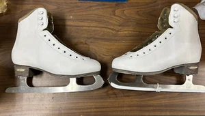 Ice Skates Whitney Lake Placid White Womans Size 5 Roller Derby women figure - Picture 1 of 17