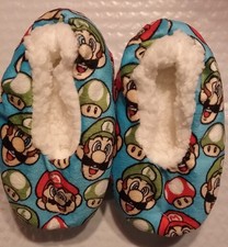 Super MARIO Slipper Socks Non-Skid Boy's Size S/M (8-13) Nintendo Fuzzy Babba