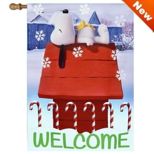 SNOOPY PEANUTS GANG Christmas House Flag 28" x 40" SNOOPY ON DOGHOUSE 60018  NIP - Picture 1 of 2