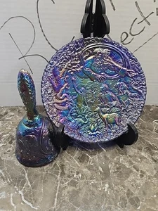 Fenton Garden Of Eden Carnival Glasteller und Handglocke in blau. Passendes Set. - Bild 1 von 6
