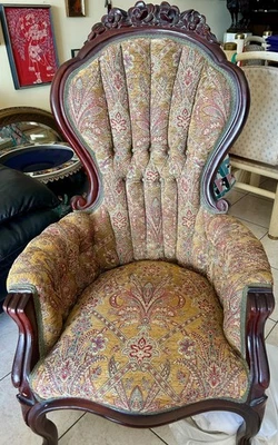 Silla de salón victoriana Kimball Gentleman’s - tapicería de terciopelo dorado de caoba Foto 1 de 4