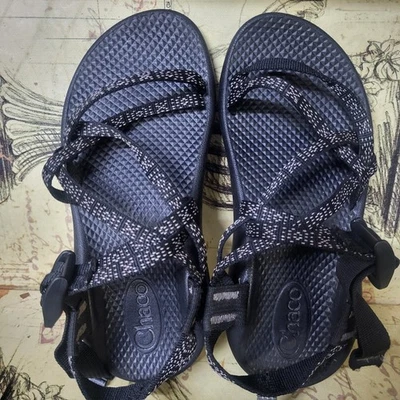 Sandalias negras talla 3 Chaco ZX/1 Ecotread abrazos y besos XOXO toboganes juveniles Foto 1 de 4