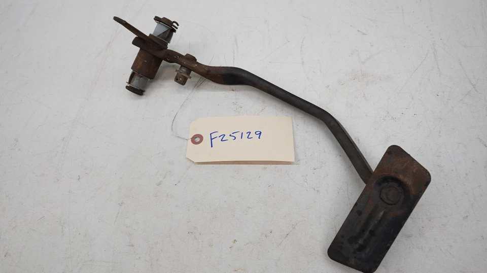 Ford Mustang Mercury Cougar 1967-1968 pedal de freno, transmisión automática. Foto 1 de 4