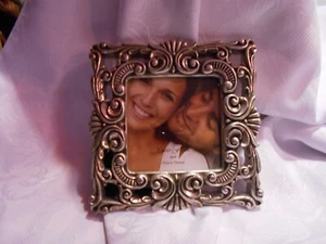 UNBRANDED-4X4'' SQUARE METAL PHOTO FRAME - Picture 1 of 1