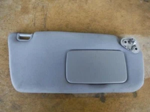 06 07 SUBARU IMPREZA RIGHT PASSENGER SUN VISOR SHADE - Foto 1 di 12