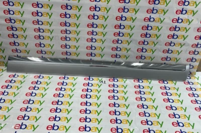 08-12 Nissan Pathfinder porta dianteira direita acabamento moldura passageiros fabricante de equipamento original prata K12 - Imagem 1 de 4