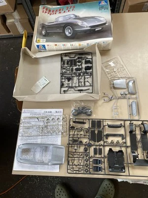 Italeri 673 1966 Ferrari 275 Spyder Nart Italia Kit Modellino Auto Scala 1:24 - Immagine 1 di 4