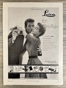 Leica Camera Photography Christmas Gift Kissing Couple NY 1951 Vintage Print Ad - Picture 1 of 1