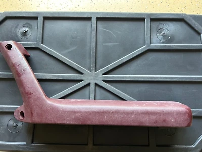 Nuevo reposabrazos derecho Buick Century 1993 pasajero puerta delantera rojo rubí 10203304 fabricante de equipos originales Foto 1 de 3