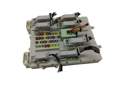 Scatola fusibili Ford Focus III Turnier DV6T14A073HF 1.00 benzina 2013 30904507 - Immagine 1 di 4