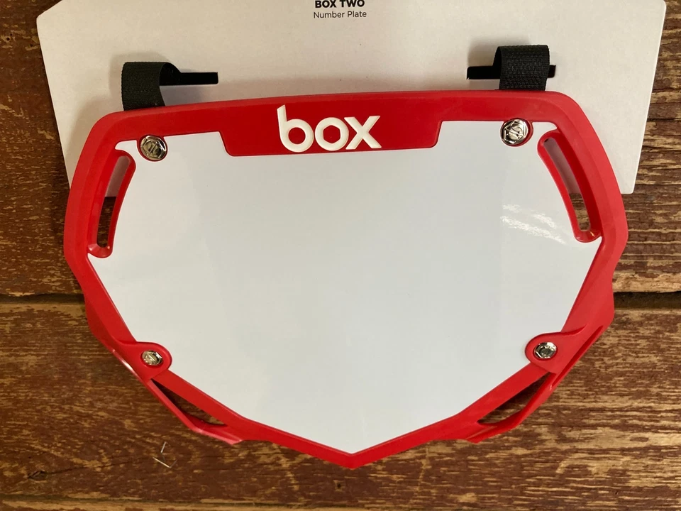 CAJA COMPONENTES MATRÍCULA ROJA PRO Foto 1 de 1