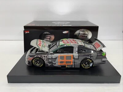 DALE EARNHARDT JR 2014 BRISTOL RACED VERSION *CHECKERS OR WRECKERS* 1/24 ELITE - Image 1 of 4