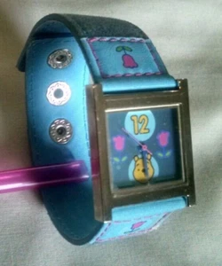 Reloj a Presión Vintage Raro Coleccionable Disney Winnie The Pooh Banda Denim Azul - Imagen 1 de 4