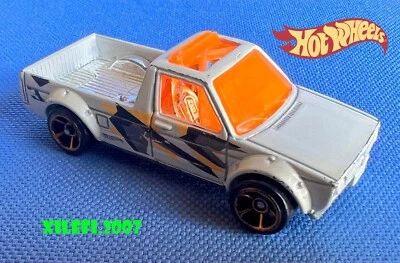 volkswagen caddy autocarro 1/64 hot wheels mattel indonesia 2014 COME DA FOTO - Immagine 1 di 4