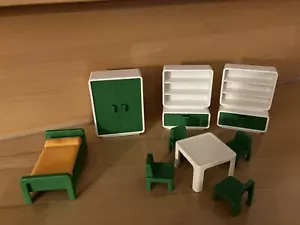 Playmobil Kinderzimmer Jugendzimmer Bett, Schrank Stühle Tisch Einrichtung - Bild 1 von 3