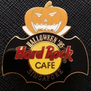SINGAPUR✅Hard Rock®CAFE🎸HRC PIN✅ 1995 HALLOWEEN KÜRBIS☑️GELBES LOGO☑️FLEDERMAUS - Bild 1 von 3