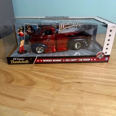 JADA - Metal Die Cast - DC Comics Bombshells - Wonder Woman (pickup Chevy 1952) Foto 1 de 4