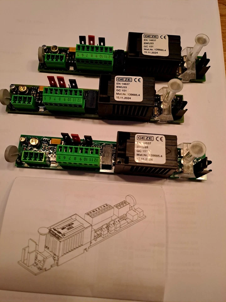 GEZE GC 151 Top Zustand ( 3 Stück )  11/2024  leuchtet grün Top Neu - Bild 1 von 1