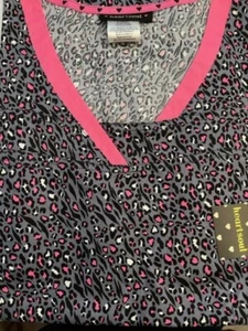 Scrubs HeartSoul V-Neck Print Top 20933 WIPW Size XL - Picture 1 of 1